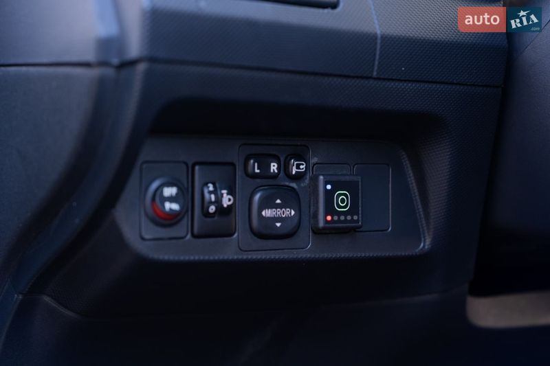 Хэтчбек Toyota Auris 2012 в Киеве