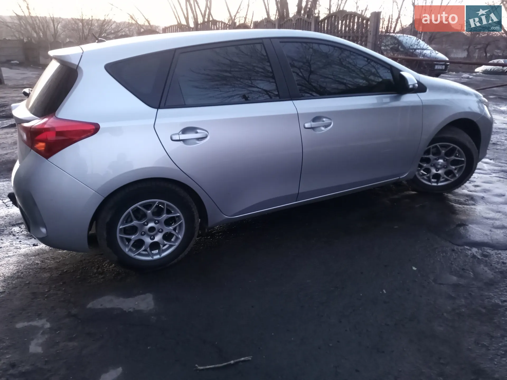 2015 Toyota Auris - мініатюра 2