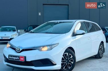 Универсал Toyota Auris 2016 в Львове