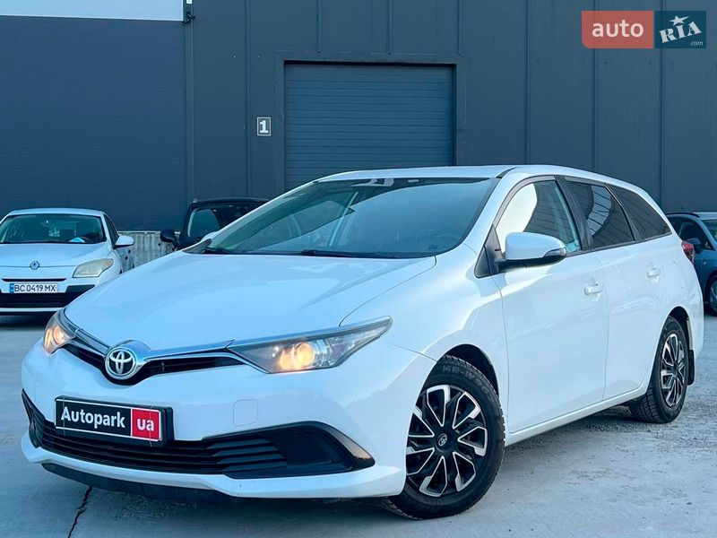 Toyota Auris 2016