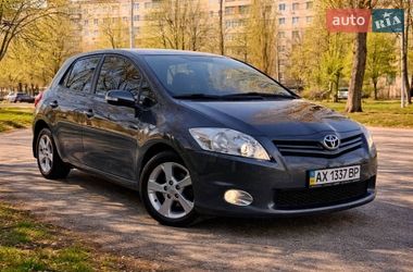 Хэтчбек Toyota Auris 2012 в Харькове