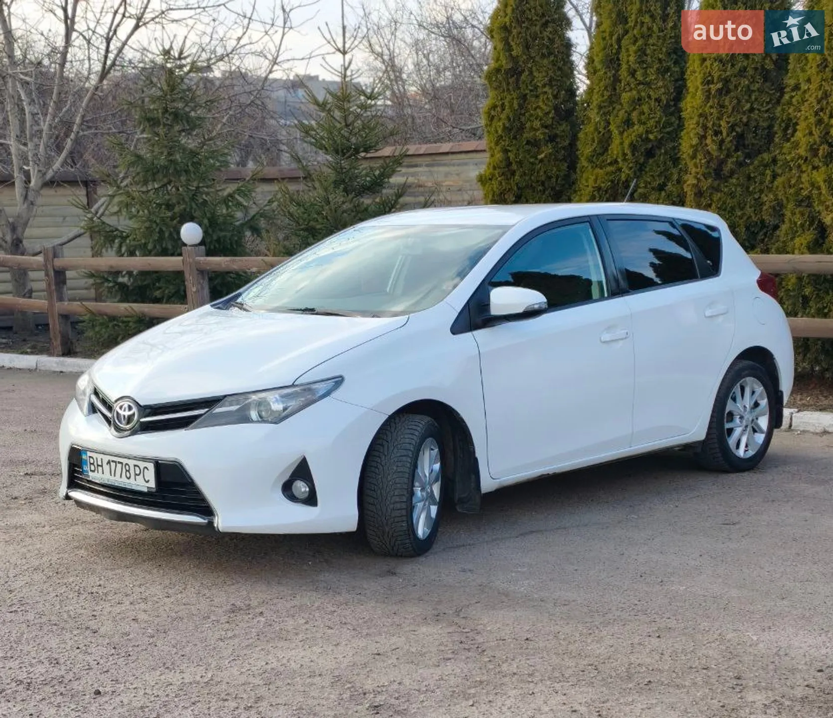 2013 Toyota Auris - фото 1