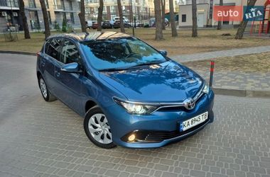 Хэтчбек Toyota Auris 2016 в Киеве