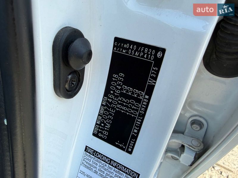 Хетчбек Toyota Auris 2016 в Ужгороді