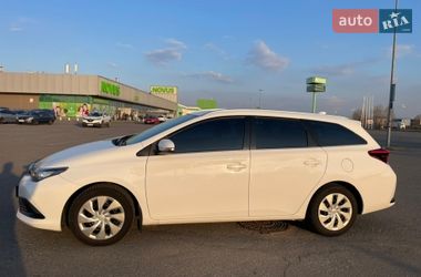 Универсал Toyota Auris 2016 в Киеве