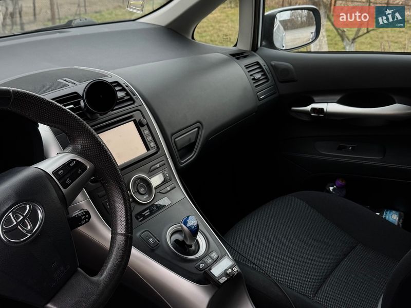 Хэтчбек Toyota Auris 2012 в Городке фото 7 Хэтчбек Toyota Auris 2012 в Городке
