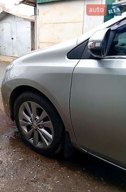 Универсал Toyota Auris 2014 в Черноморске