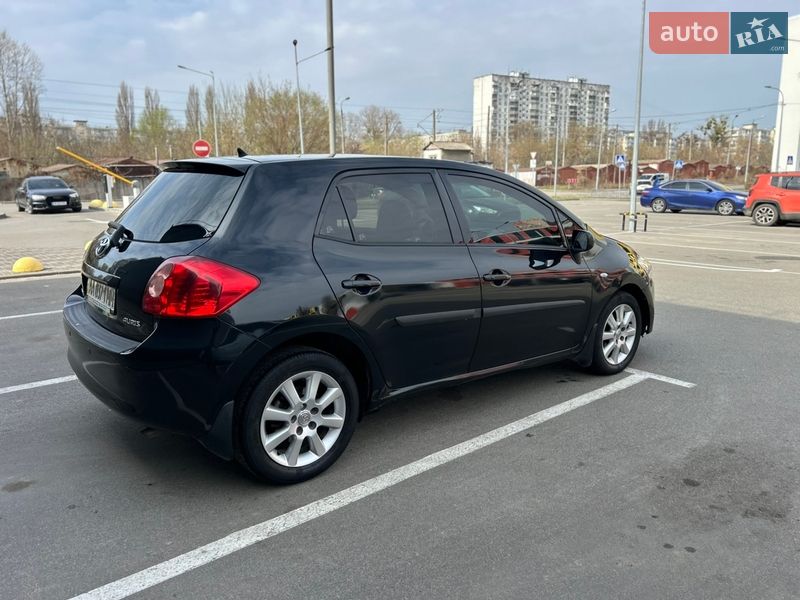Хэтчбек Toyota Auris 2008 в Киеве