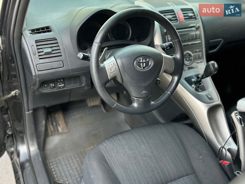 Хэтчбек Toyota Auris 2008 в Киеве