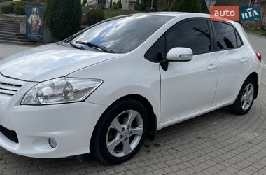 Хэтчбек Toyota Auris 2012 в Львове