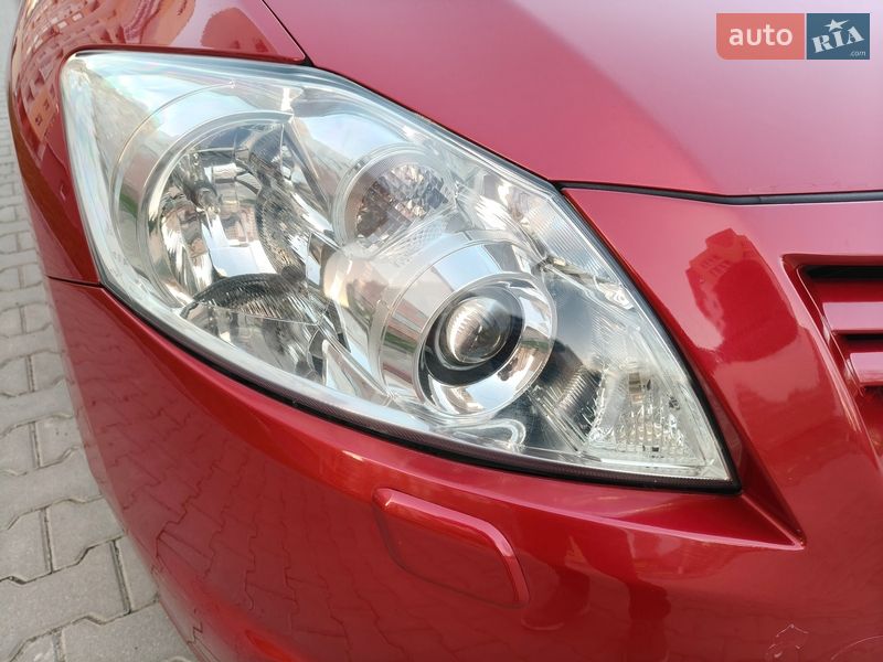 Хэтчбек Toyota Auris 2010 в Хмельницком фото 10 Хэтчбек Toyota Auris 2010 в Хмельницком