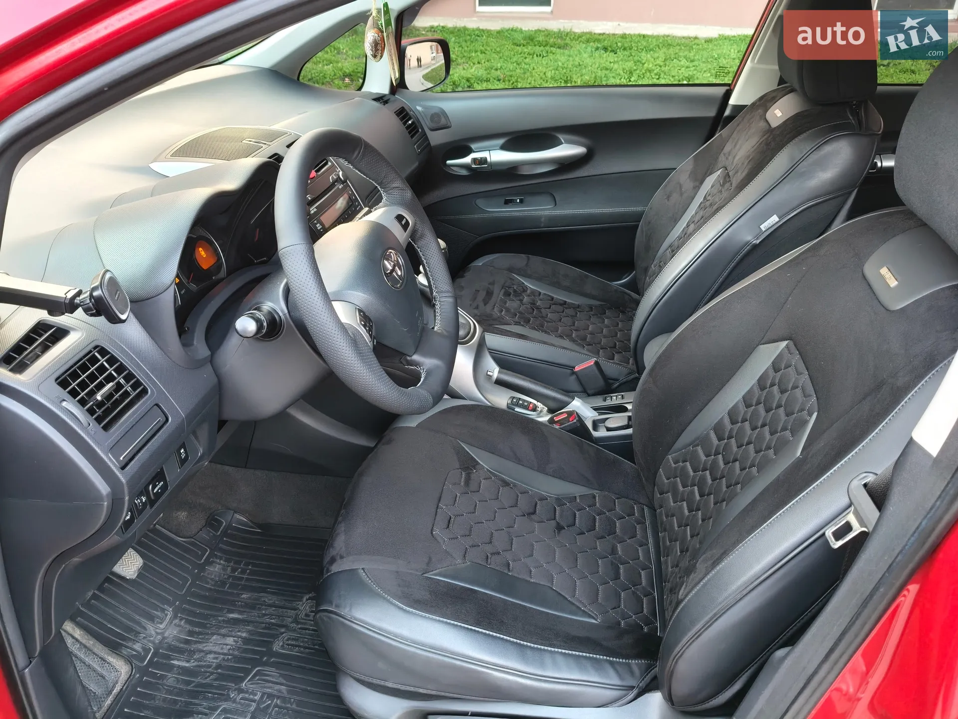 2010 Toyota Auris - мініатюра 13