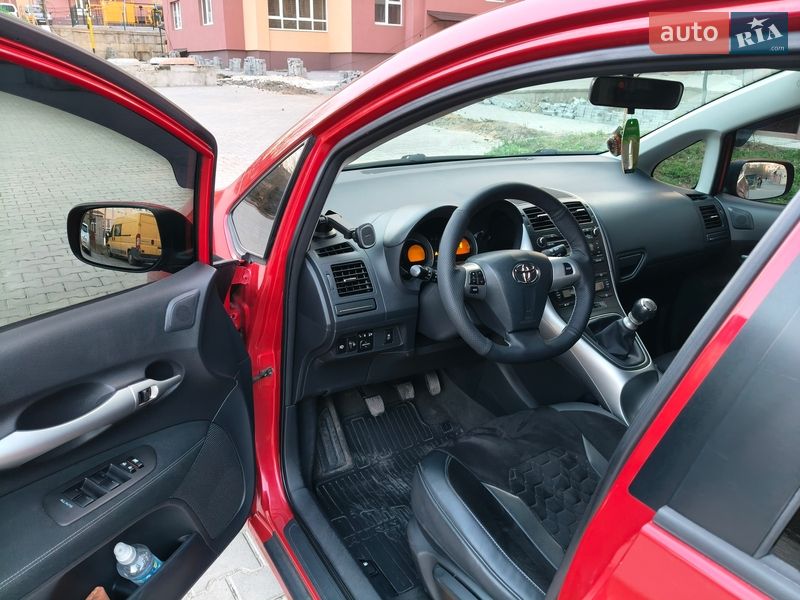 Хэтчбек Toyota Auris 2010 в Хмельницком фото 33 Хэтчбек Toyota Auris 2010 в Хмельницком
