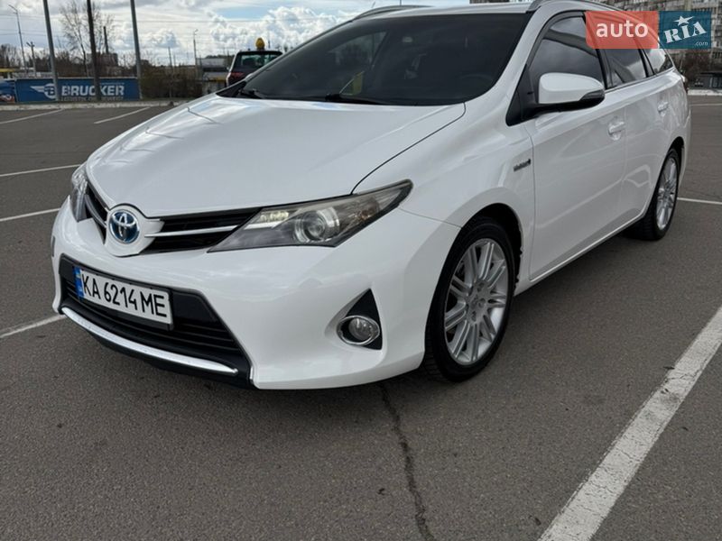 Toyota Auris 2014