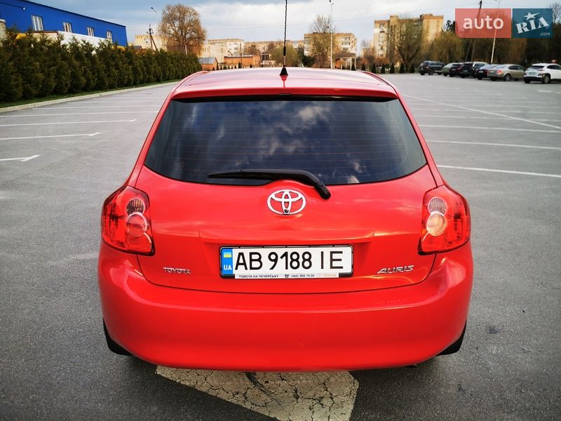 Хетчбек Toyota Auris 2008 в Хмільнику