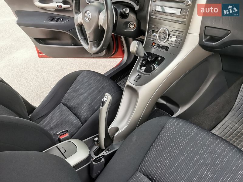 Хетчбек Toyota Auris 2008 в Хмільнику