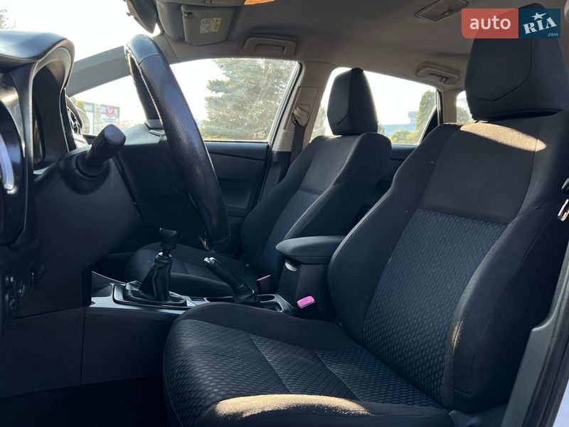 Хетчбек Toyota Auris 2014 в Львові