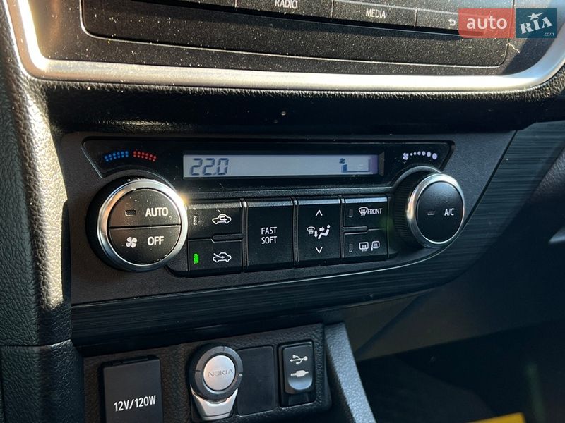 Хетчбек Toyota Auris 2014 в Львові