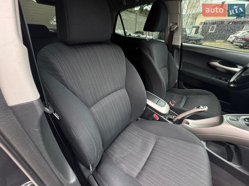 Хэтчбек Toyota Auris 2008 в Виннице