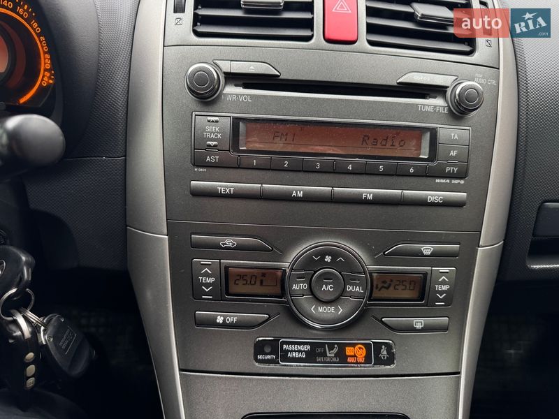 Хэтчбек Toyota Auris 2008 в Виннице