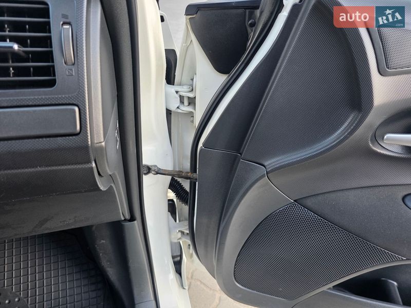 Хэтчбек Toyota Auris 2013 в Хмельницком фото 40 Хэтчбек Toyota Auris 2013 в Хмельницком