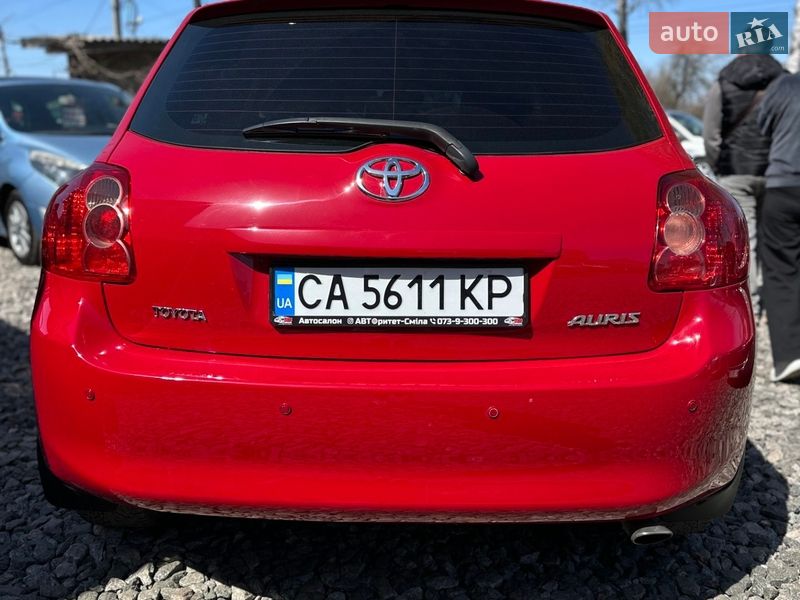 Хэтчбек Toyota Auris 2007 в Смеле