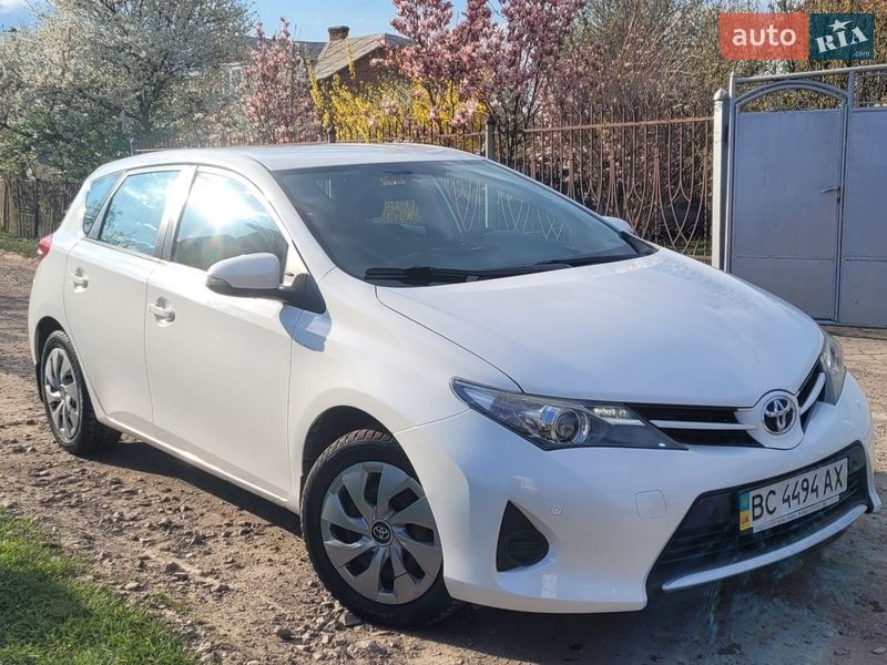 Toyota Auris 2014