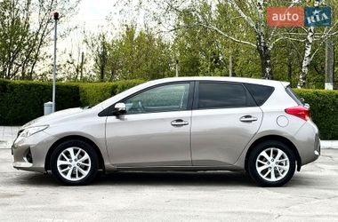 Хетчбек Toyota Auris 2013 в Дніпрі