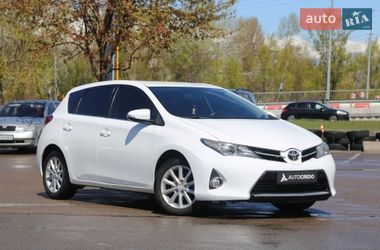 Хэтчбек Toyota Auris 2013 в Киеве