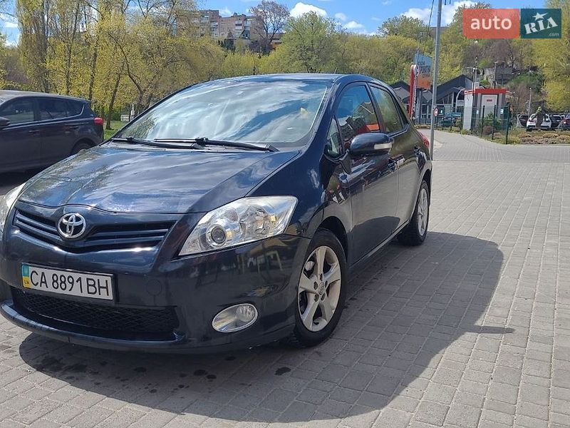 Toyota Auris 2012