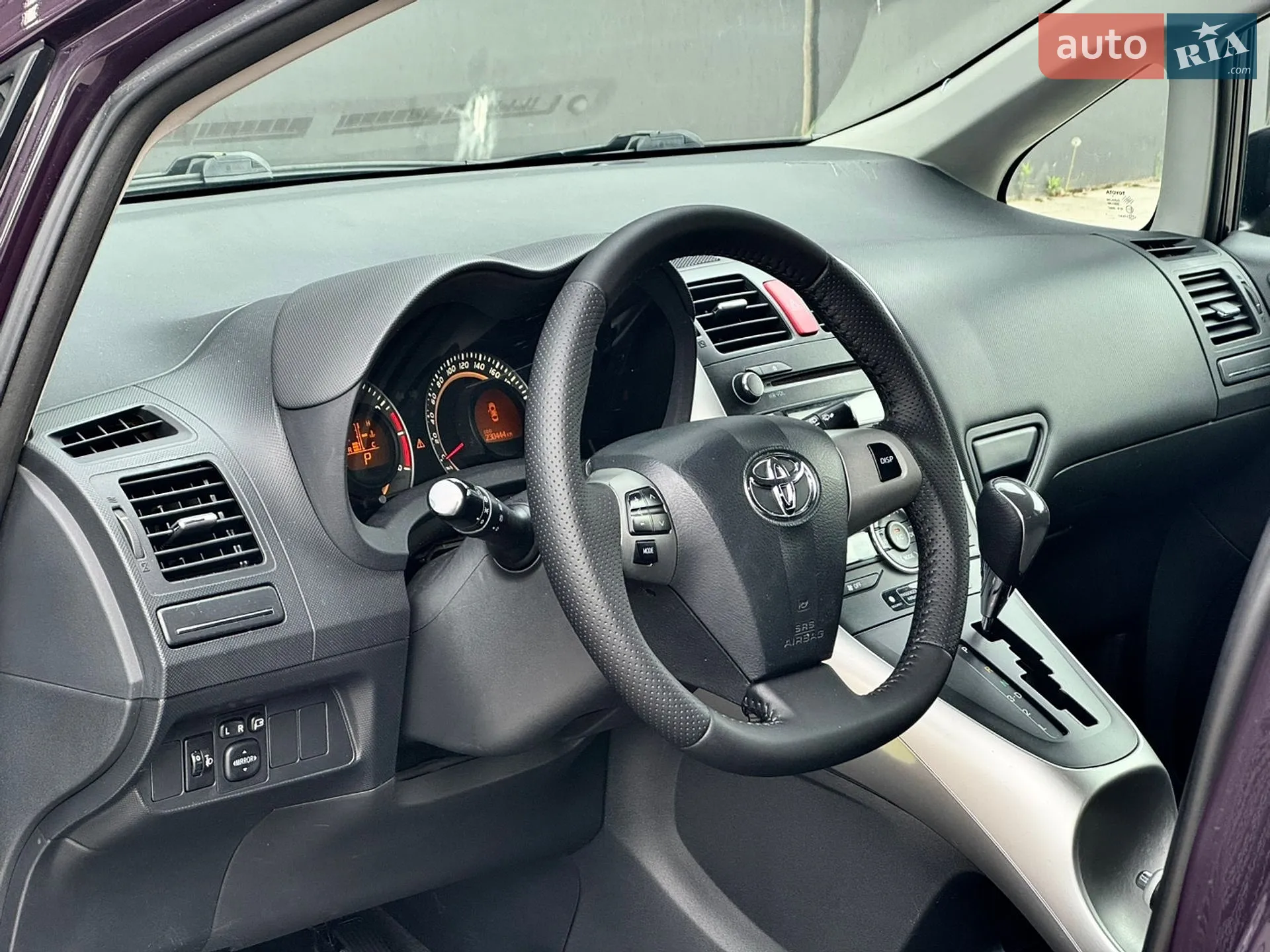2011 Toyota Auris - мініатюра 2