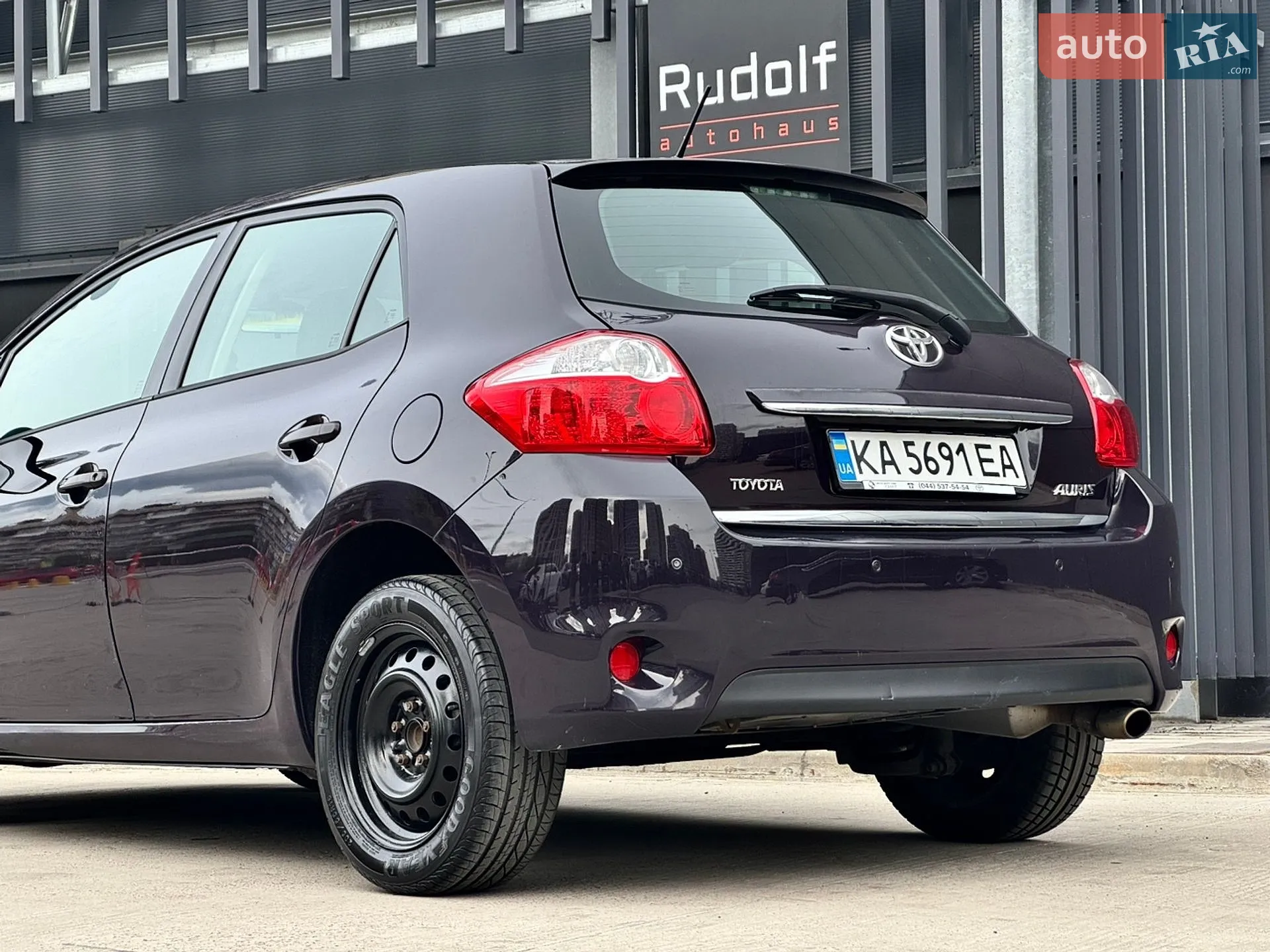 2011 Toyota Auris - мініатюра 10