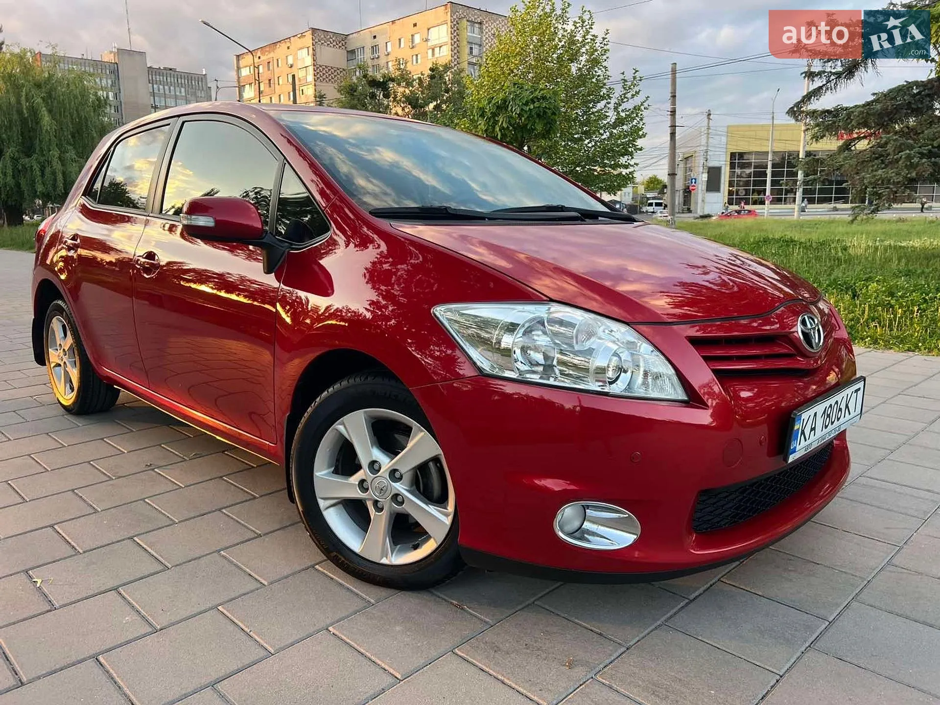2011 Toyota Auris - мініатюра 2