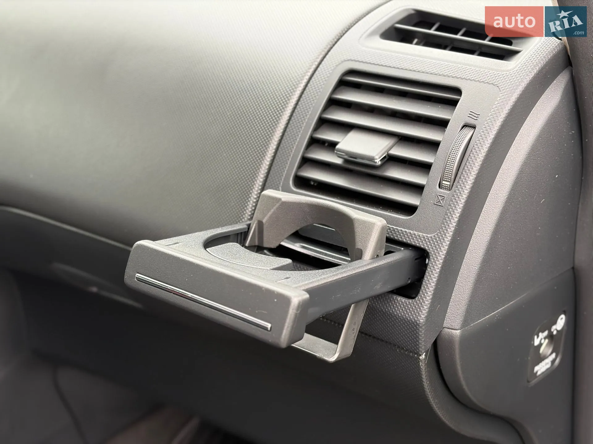 2010 Toyota Auris - мініатюра 32