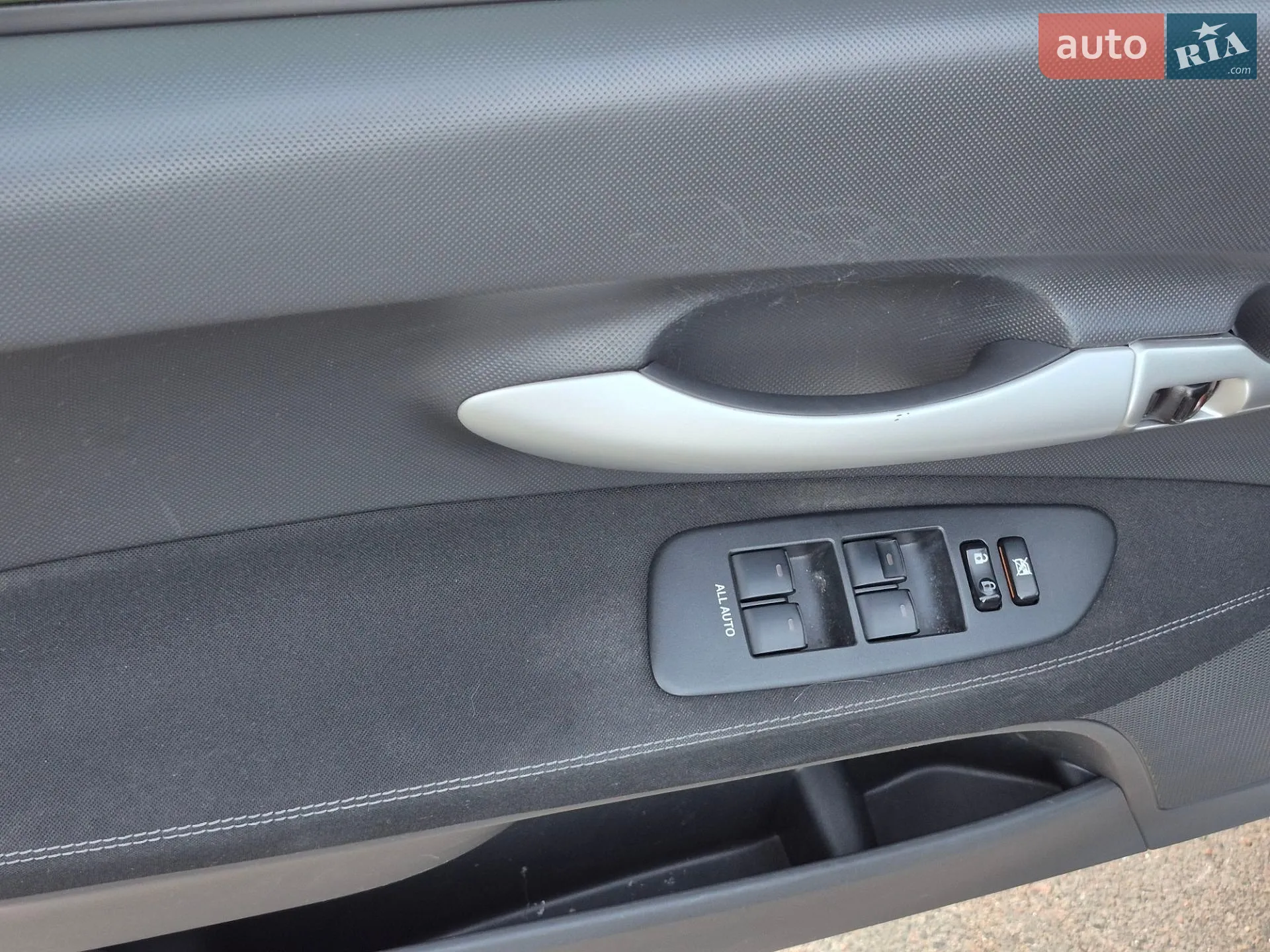 2012 Toyota Auris - мініатюра 29