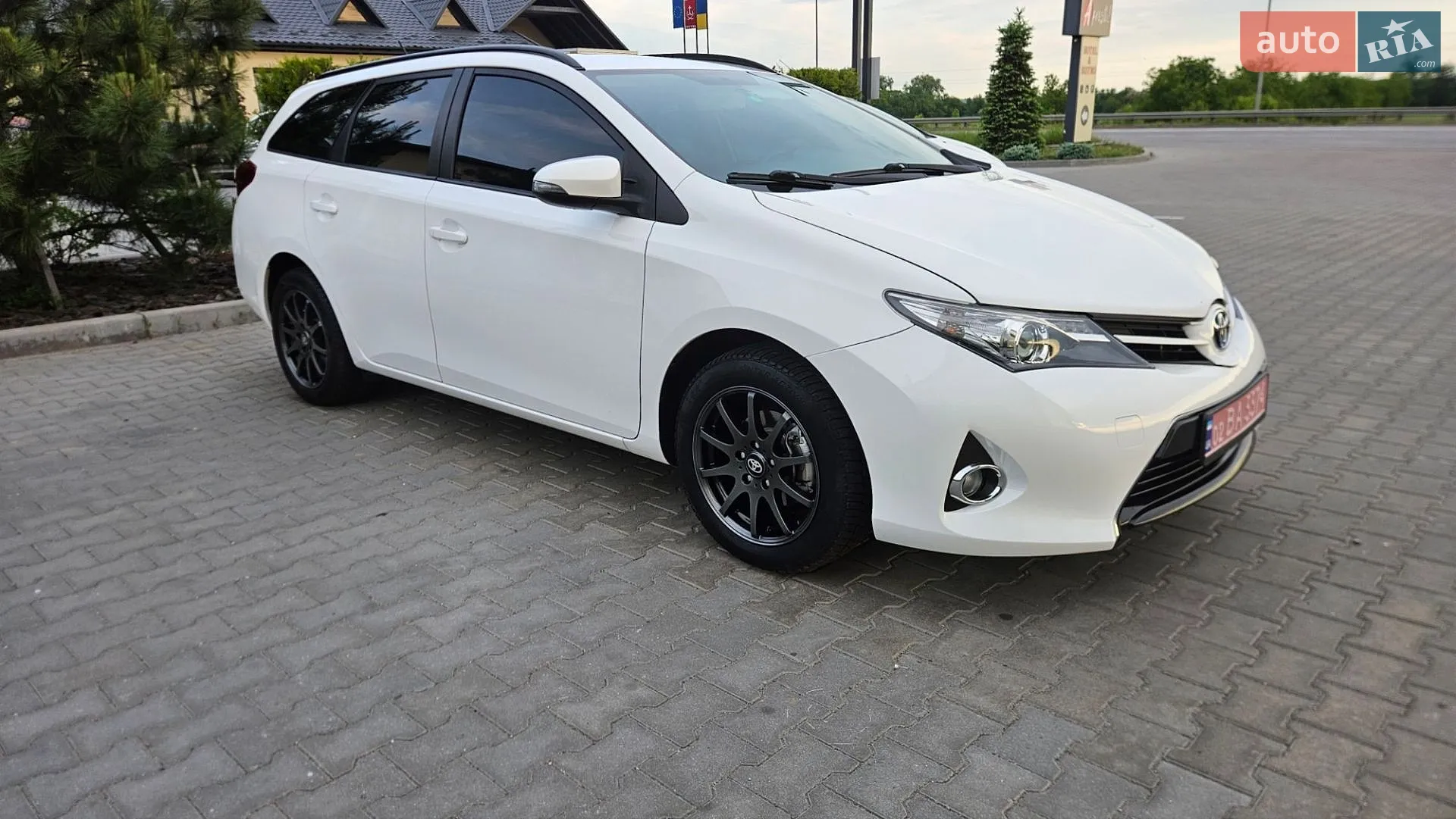 2013 Toyota Auris - фото 1