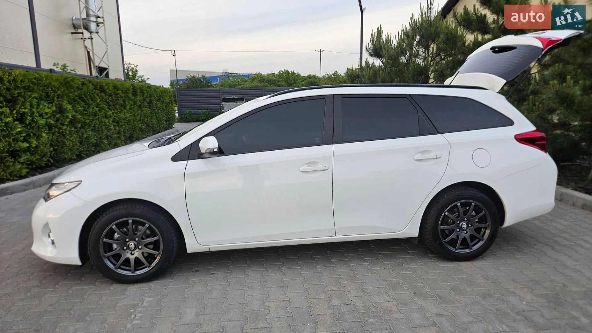 2013 Toyota Auris - мініатюра 8