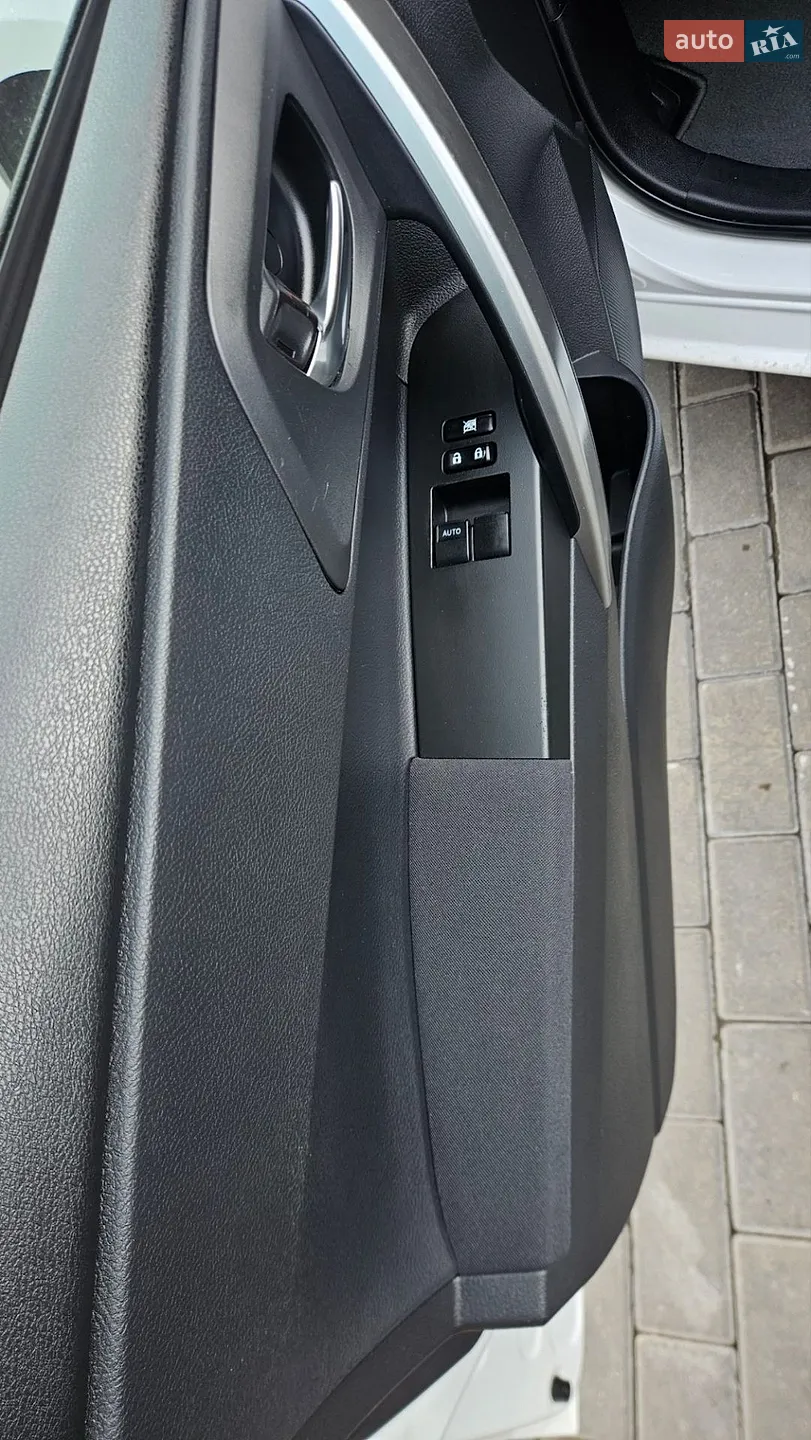 2013 Toyota Auris - мініатюра 25