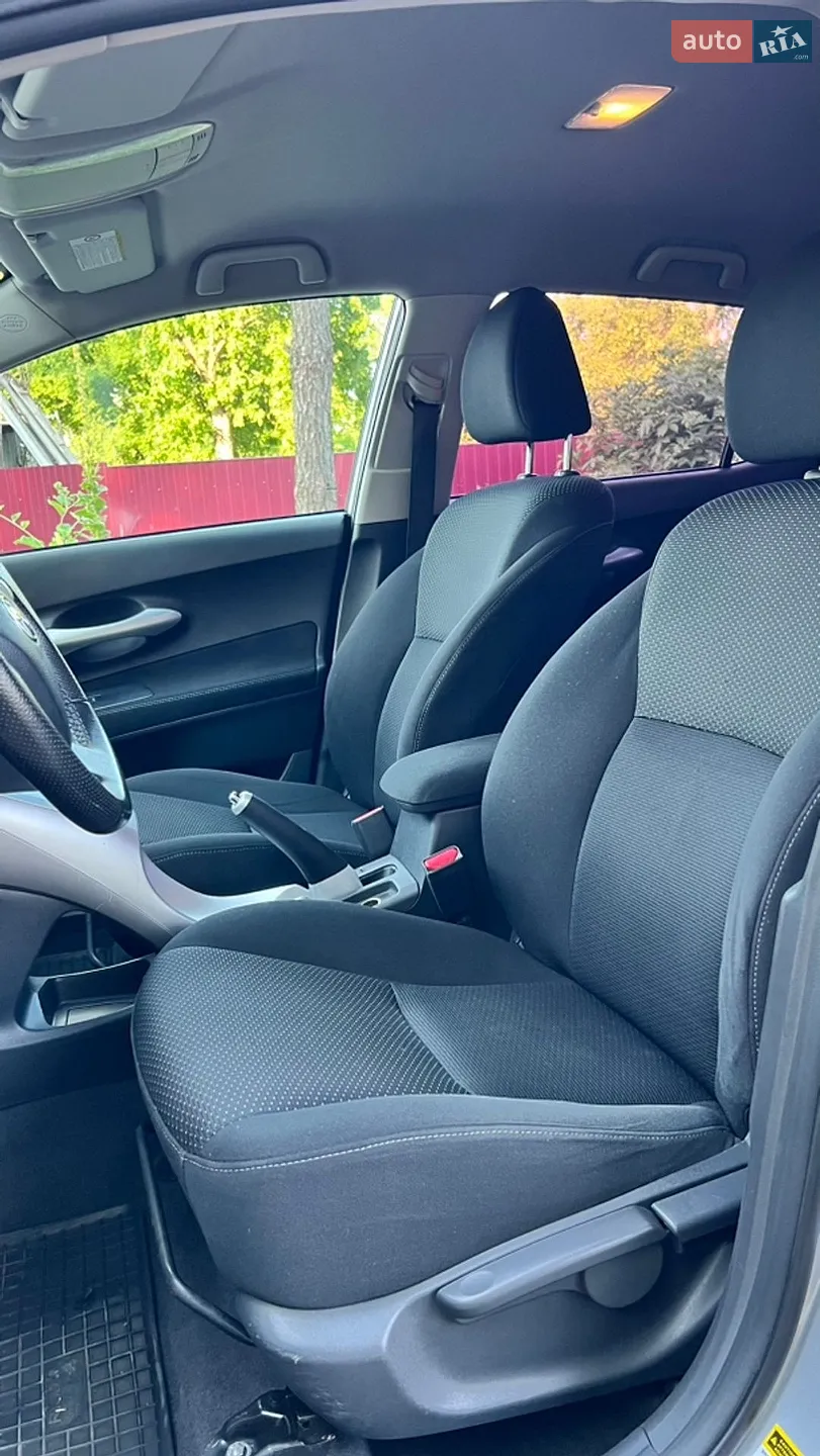 2011 Toyota Auris - мініатюра 20