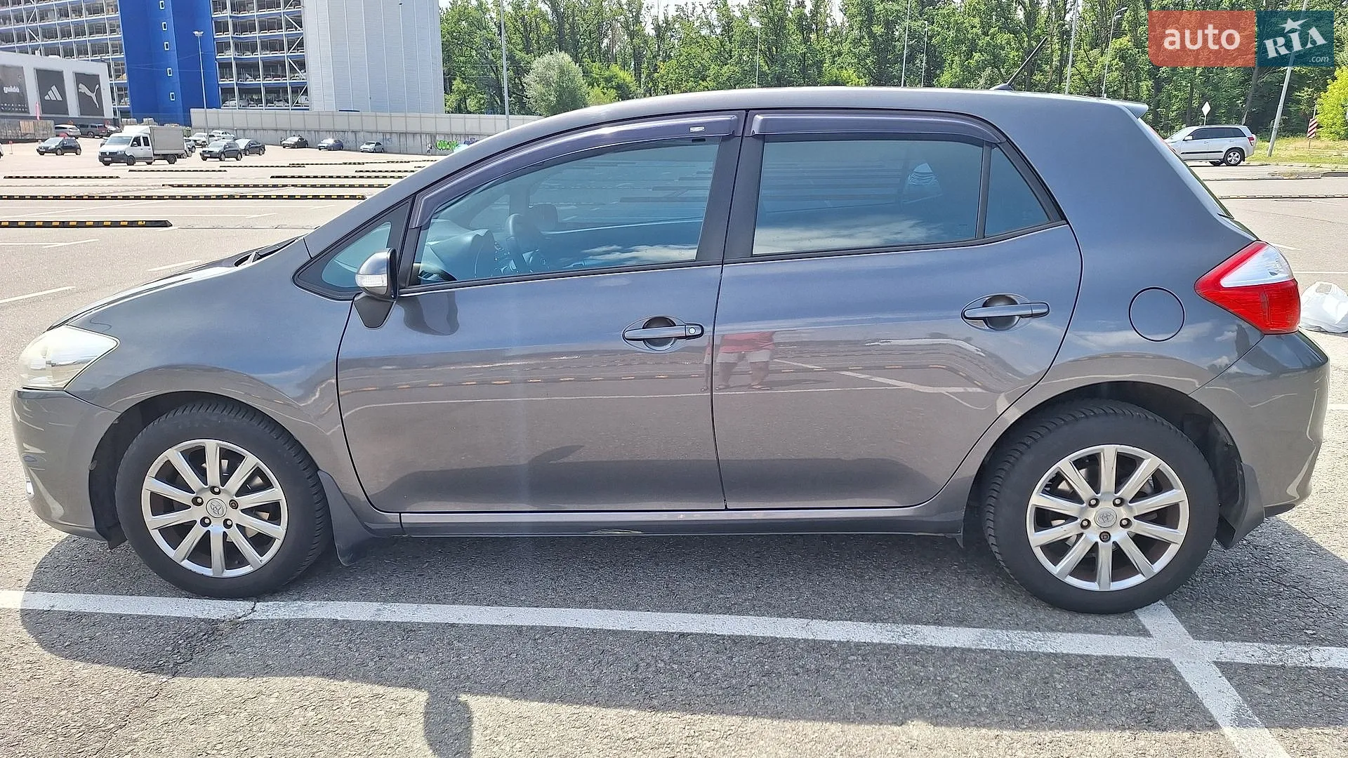 2011 Toyota Auris - мініатюра 10