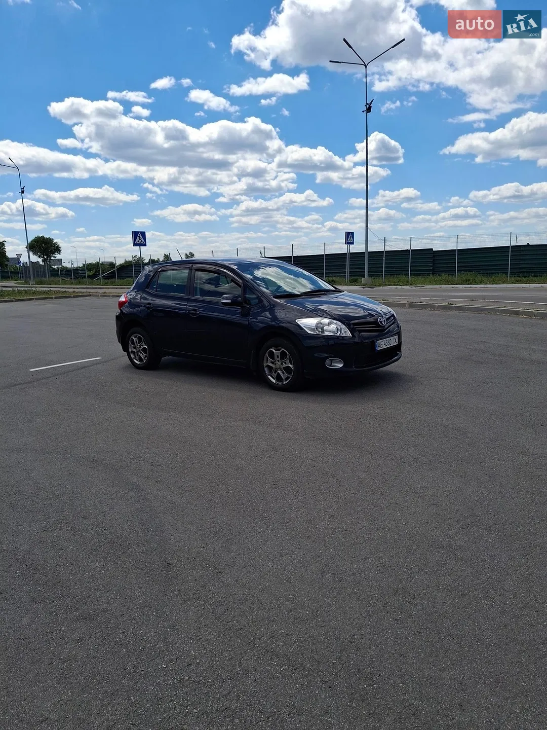 2012 Toyota Auris - мініатюра 2