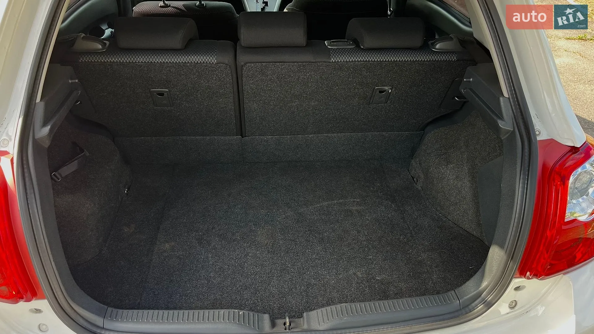 2010 Toyota Auris - мініатюра 11