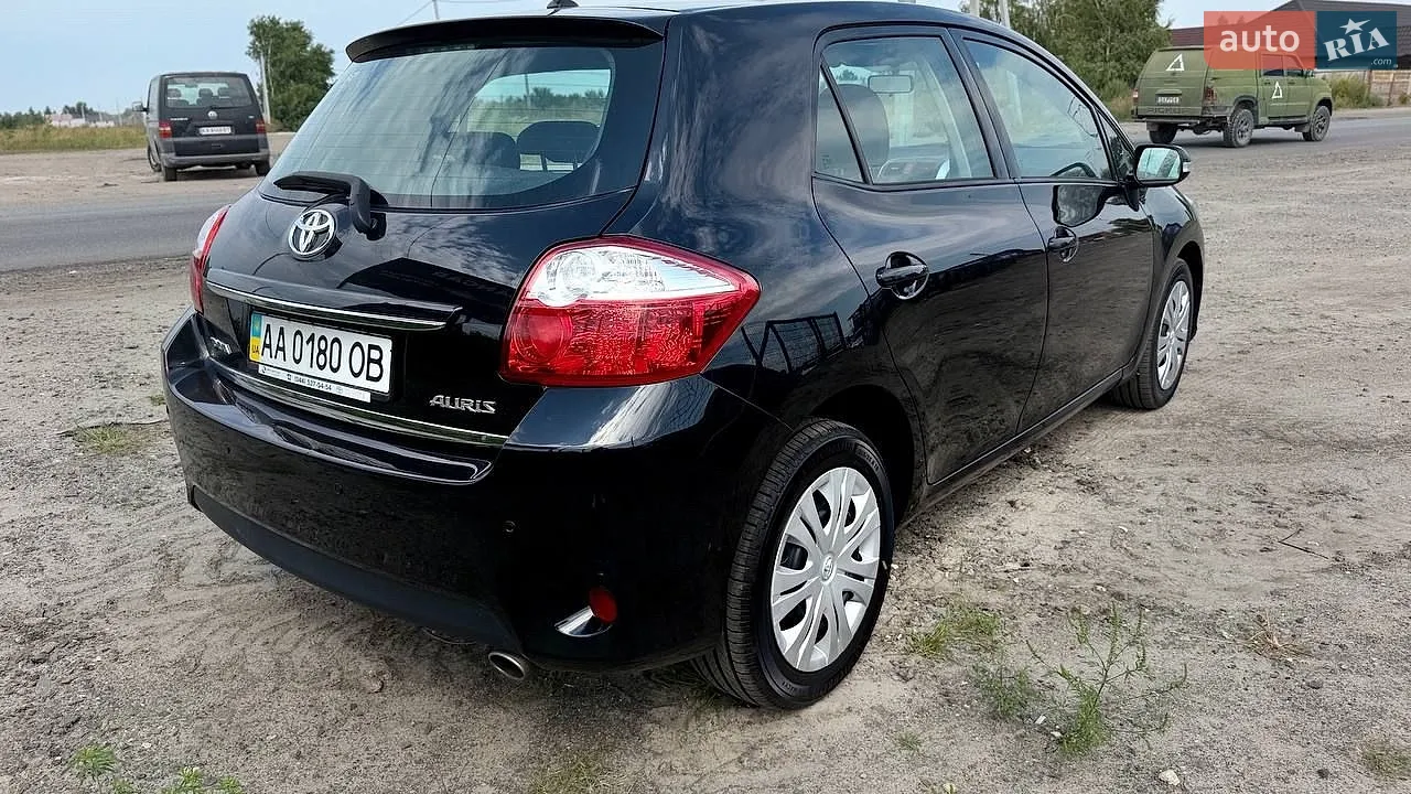 2010 Toyota Auris - мініатюра 9