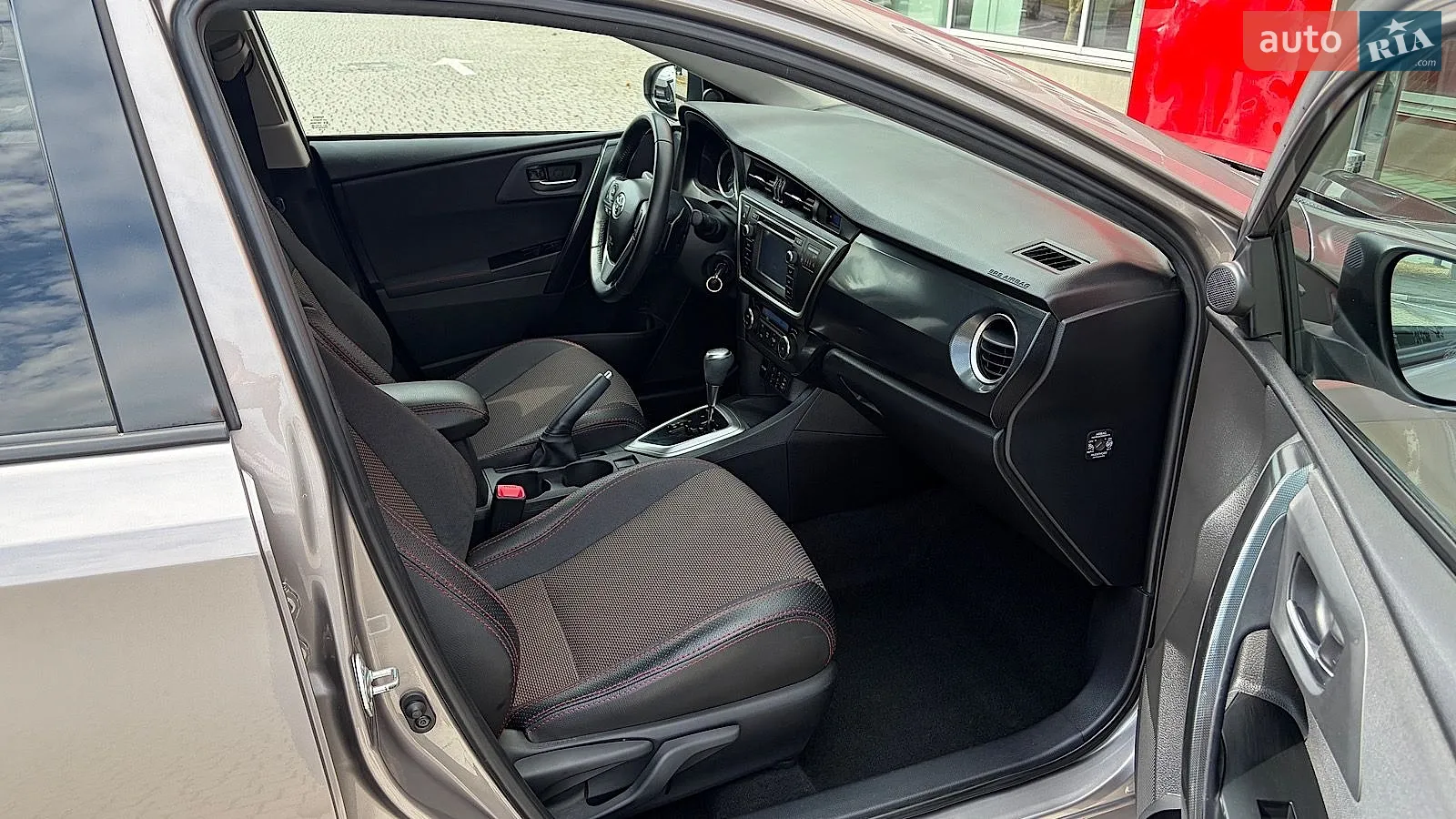 2012 Toyota Auris - мініатюра 6
