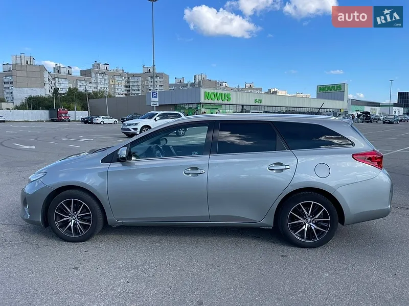 Toyota Auris 2013