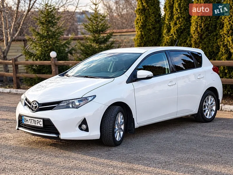 Toyota Auris 2013