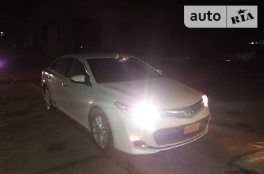 Седан Toyota Avalon 2015 в 