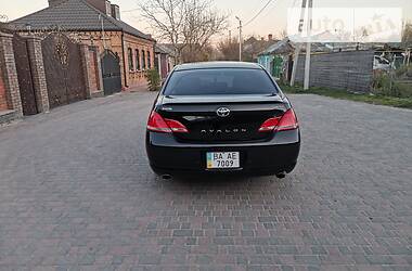 Седан Toyota Avalon 2006 в 