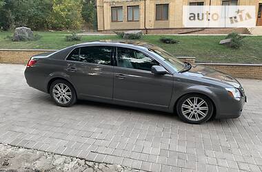 Седан Toyota Avalon 2007 в Славянске