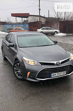 Седан Toyota Avalon 2016 в Шепетовке